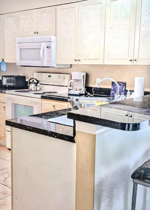 Entire Rental 3-Br Minutes From Disney X8 Hot Tub Apartment 2204 Орландо Екстер'єр фото